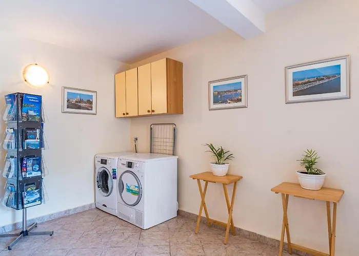 Kaya Apartment *